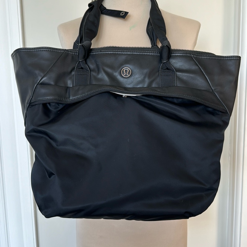 Lululemon Tote